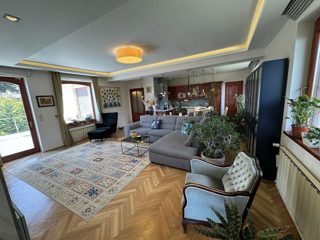 Eladó családi ház, Szentendrén 210 M Ft, 4 szobás