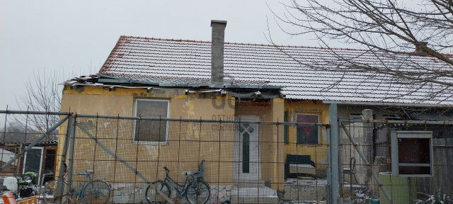 Eladó családi ház, Cegléden 21.5 M Ft, 3 szobás