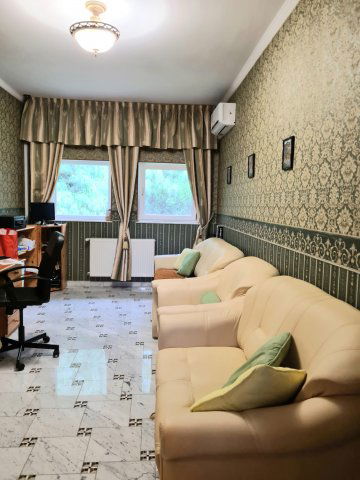 Eladó családi ház, Délegyházán 554.97 M Ft, 7+2 szobás