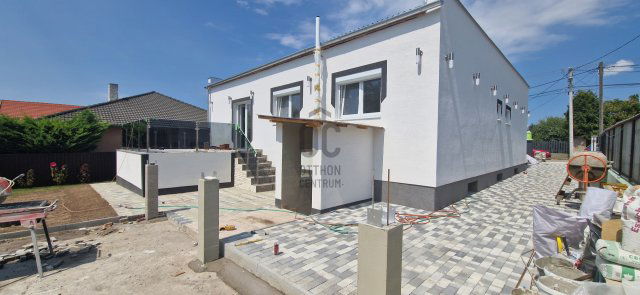 Eladó családi ház, Érden 145 M Ft, 5 szobás