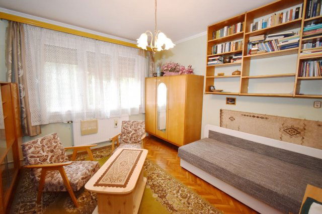 Kiadó téglalakás, albérlet, Debrecenben 230 E Ft / hó, 3 szobás