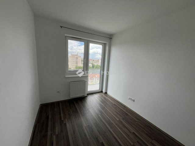 Eladó téglalakás, Székesfehérvárott 95 M Ft, 3 szobás