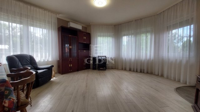 Eladó családi ház, Ajkán 150 M Ft, 3 szobás