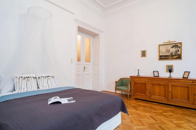 Kiadó téglalakás, albérlet, Budapesten, VI. kerületben