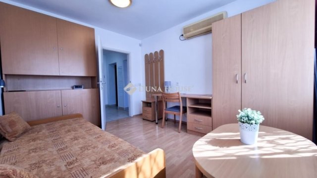 Eladó téglalakás, Egerben 89 M Ft, 4 szobás