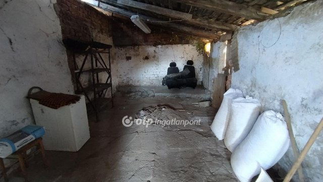 Eladó családi ház, Villányban 22.9 M Ft, 2 szobás