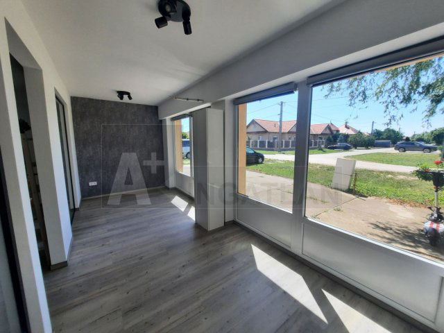 Kiadó iroda, Deszken 200 E Ft / hó, 3 szobás