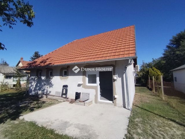 Eladó családi ház, Szegeden, Ecetfa utcában 62 M Ft, 3 szobás