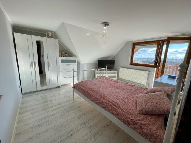 Eladó családi ház, Balatonfüreden 174.5 M Ft, 5 szobás