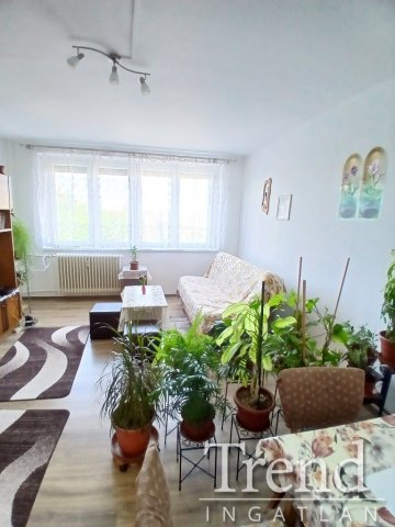 Eladó panellakás, Dunaújvárosban 26.5 M Ft, 1 szobás
