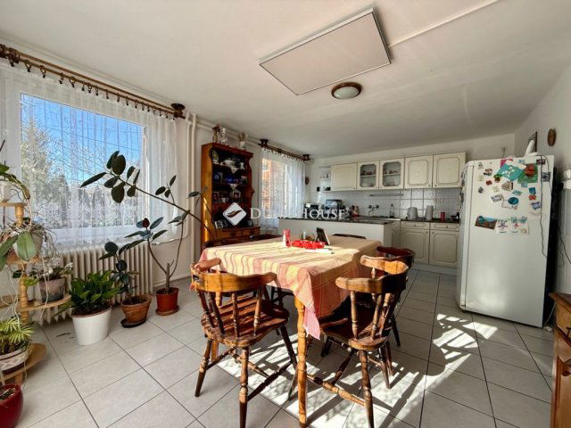 Eladó családi ház, Balatonfüreden 185 M Ft, 10 szobás