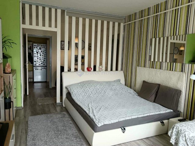 Eladó téglalakás, Siófokon 55.5 M Ft, 2 szobás