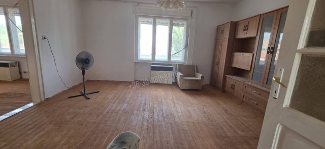 Eladó családi ház, Baracson 29.99 M Ft, 2 szobás