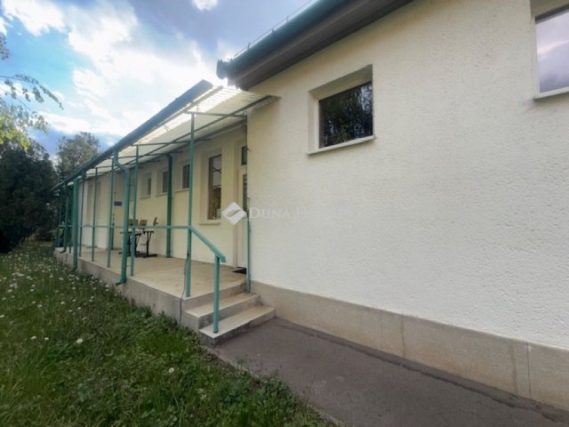 Eladó ipari ingatlan, Vecsésen 239 M Ft / költözzbe.hu