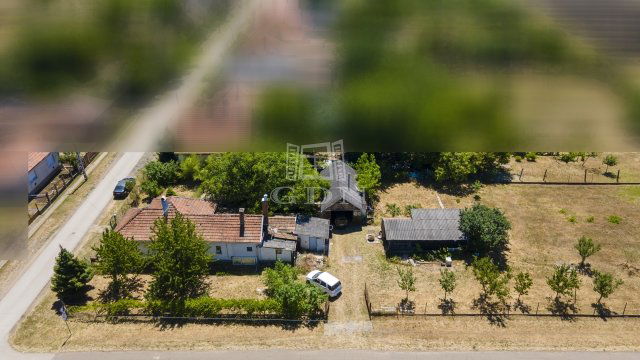 Eladó családi ház, Karácsondon 16.99 M Ft, 2 szobás