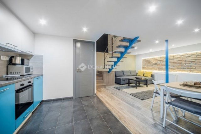 Eladó téglalakás, Budapesten, VII. kerületben 67.5 M Ft