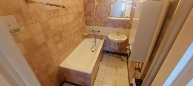 Eladó téglalakás, Budapesten, XXII. kerületben, Csút utcában
