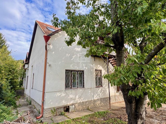 Eladó ikerház, Budapesten, III. kerületben 250 M Ft, 7 szobás