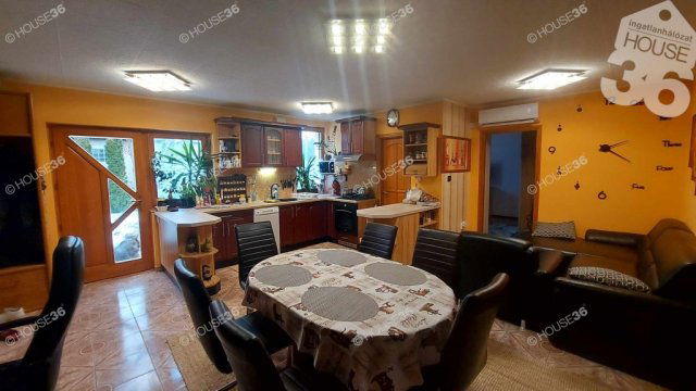 Eladó családi ház, Lajosmizsén 53.7 M Ft, 4 szobás