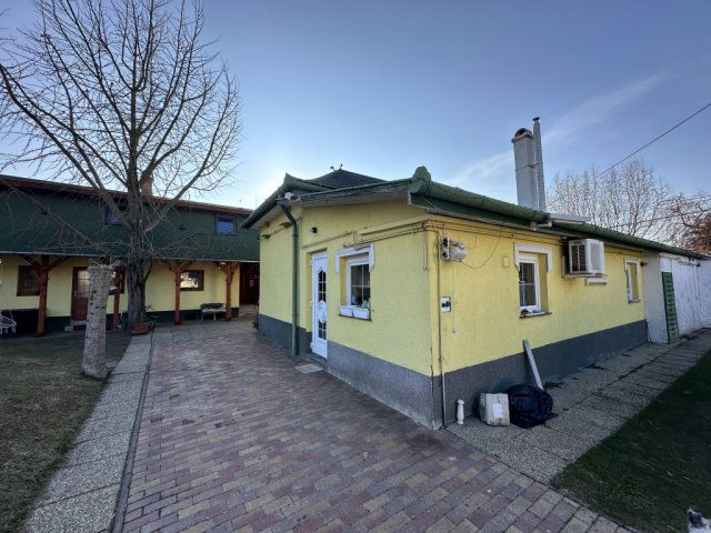 Eladó családi ház, Üllőn 135 M Ft, 7 szobás