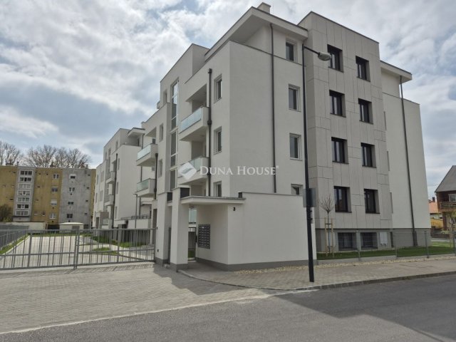 Eladó téglalakás, Zalaegerszegen 69.94 M Ft, 2 szobás