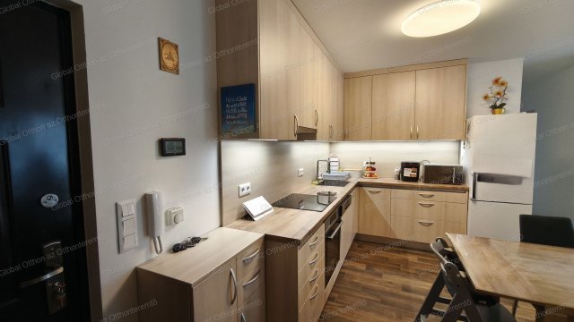 Eladó téglalakás, Mosonmagyaróváron 72.9 M Ft