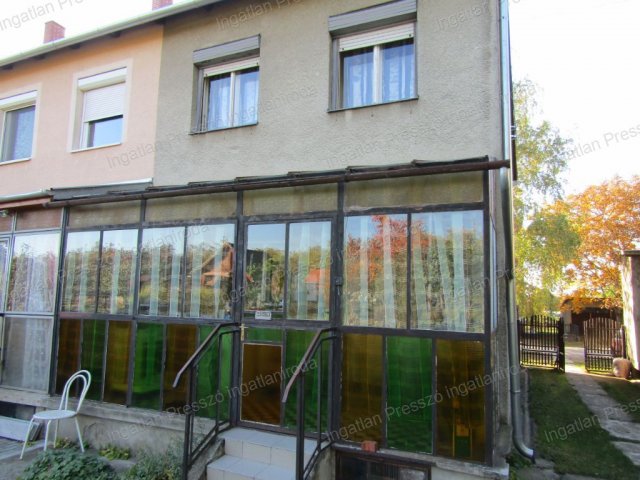 Eladó téglalakás, Sümegen 40 M Ft, 4 szobás
