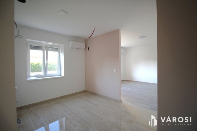 Eladó téglalakás, Sárváron 29 M Ft, 1 szobás