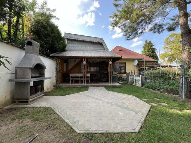 Eladó ikerház, Budapesten, XI. kerületben 350 M Ft, 9 szobás