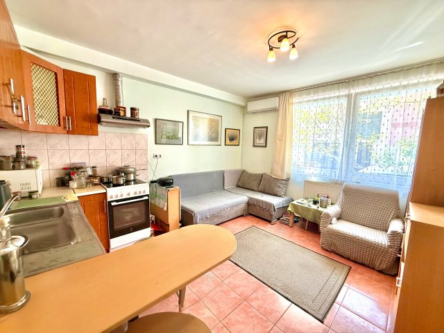 Eladó téglalakás, Szegeden 46.99 M Ft, 2 szobás