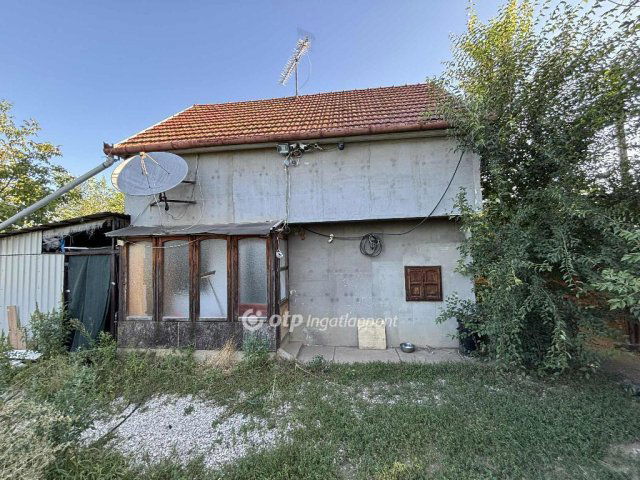 Eladó családi ház, Hajdúböszörményen 12 M Ft, 1 szobás