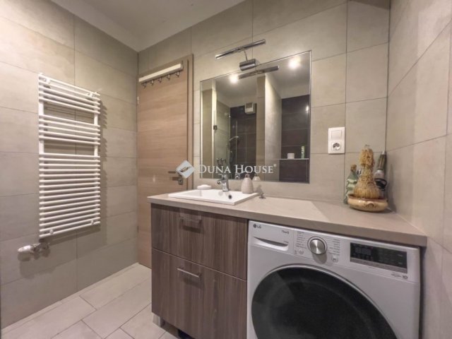 Eladó téglalakás, Budapesten, XVI. kerületben 54.9 M Ft