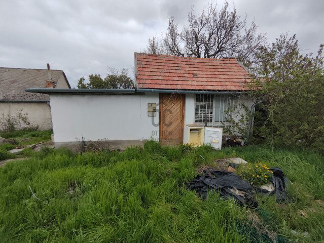 Eladó nyaraló, Várpalotán 7.5 M Ft, 1 szobás