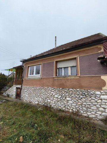 Eladó családi ház, Kisgyőrön 26.9 M Ft, 2 szobás