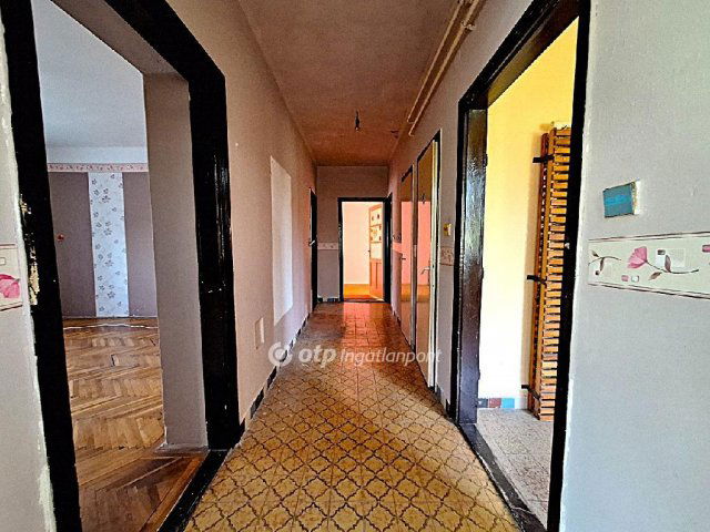 Eladó családi ház, Füzesgyarmaton 13 M Ft, 2+1 szobás