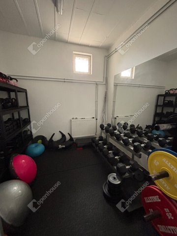Kiadó üzlethelyiség, Győrött 180 E Ft / hó, 1 szobás