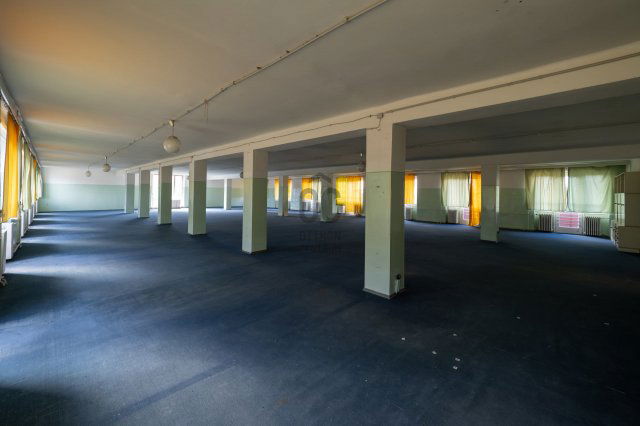 Eladó ipari ingatlan, Komlón 708.66 M Ft / költözzbe.hu