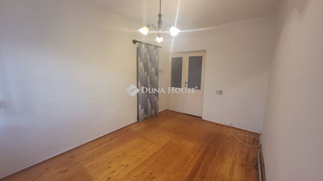 Eladó családi ház, Kunszálláson 28 M Ft, 3 szobás