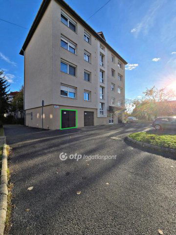 Eladó garázs, Pápán 11.9 M Ft / költözzbe.hu