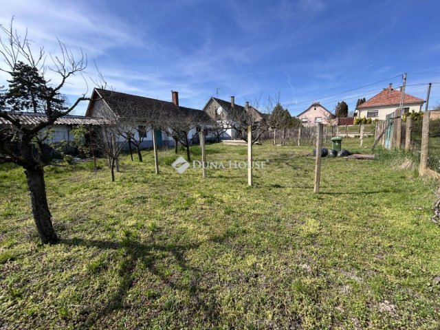 Eladó családi ház, Nagybaracskán 14.99 M Ft, 3 szobás