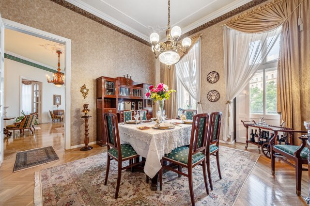 Eladó téglalakás, Budapesten, VI. kerületben, Zichy Jenő utcában