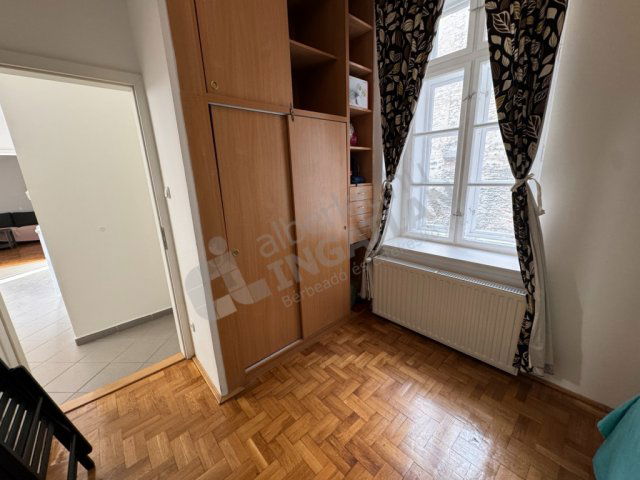 Kiadó téglalakás, albérlet, Budapesten, V. kerületben, 3 szobás