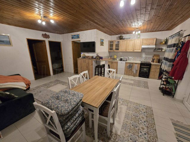 Eladó családi ház, Balatonkeresztúron 64.9 M Ft, 1+2 szobás