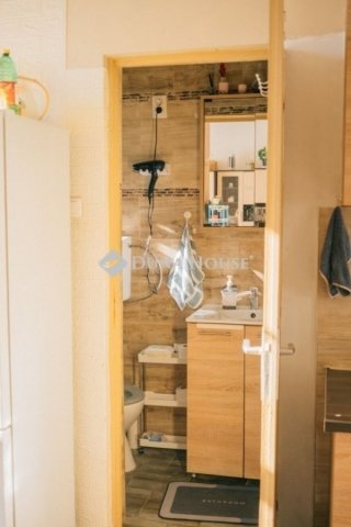 Eladó téglalakás, Budapesten, XV. kerületben 65.5 M Ft, 3 szobás