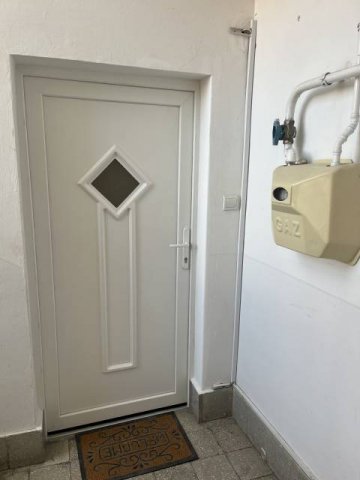 Kiadó téglalakás, albérlet, Pápán 150 E Ft / hó, 3 szobás