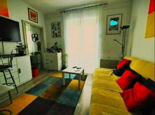 Eladó téglalakás, Zircen 42 M Ft, 1+1 szobás