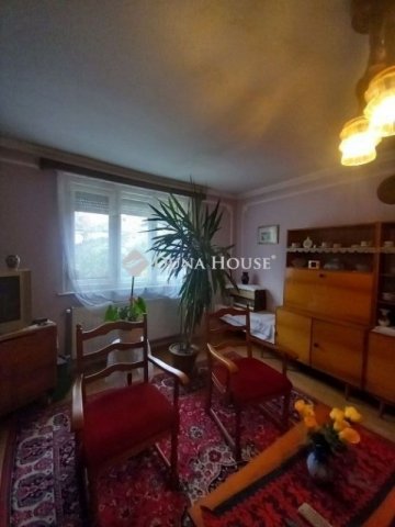 Eladó családi ház, Kecskeméten 15 M Ft, 2 szobás