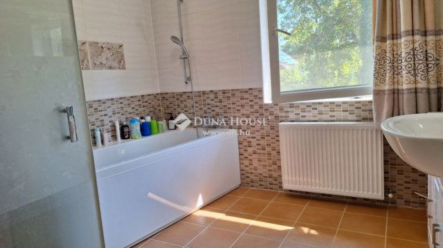 Eladó családi ház, Nagykovácsiban 219 M Ft, 7 szobás