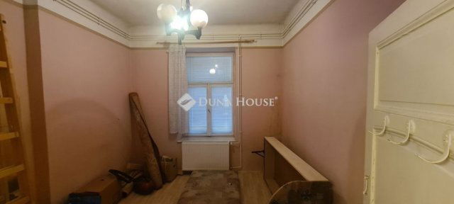 Eladó téglalakás, Budapesten, VI. kerületben 72.9 M Ft, 3 szobás