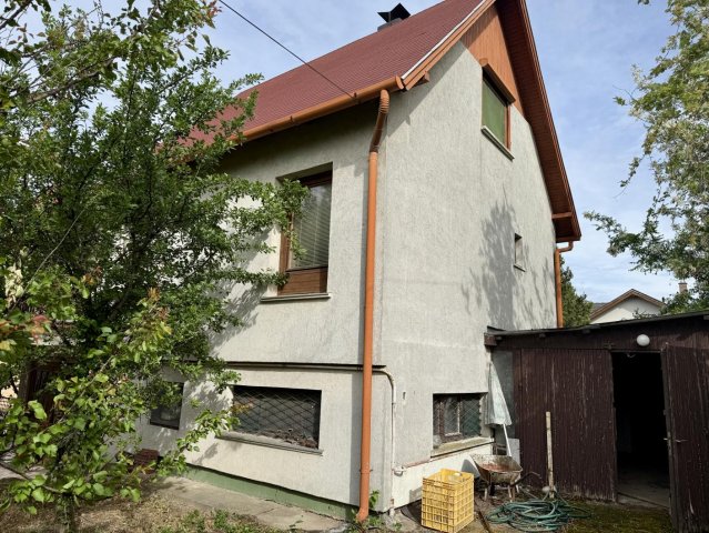 Eladó családi ház, Komáromban 51 M Ft, 5+1 szobás